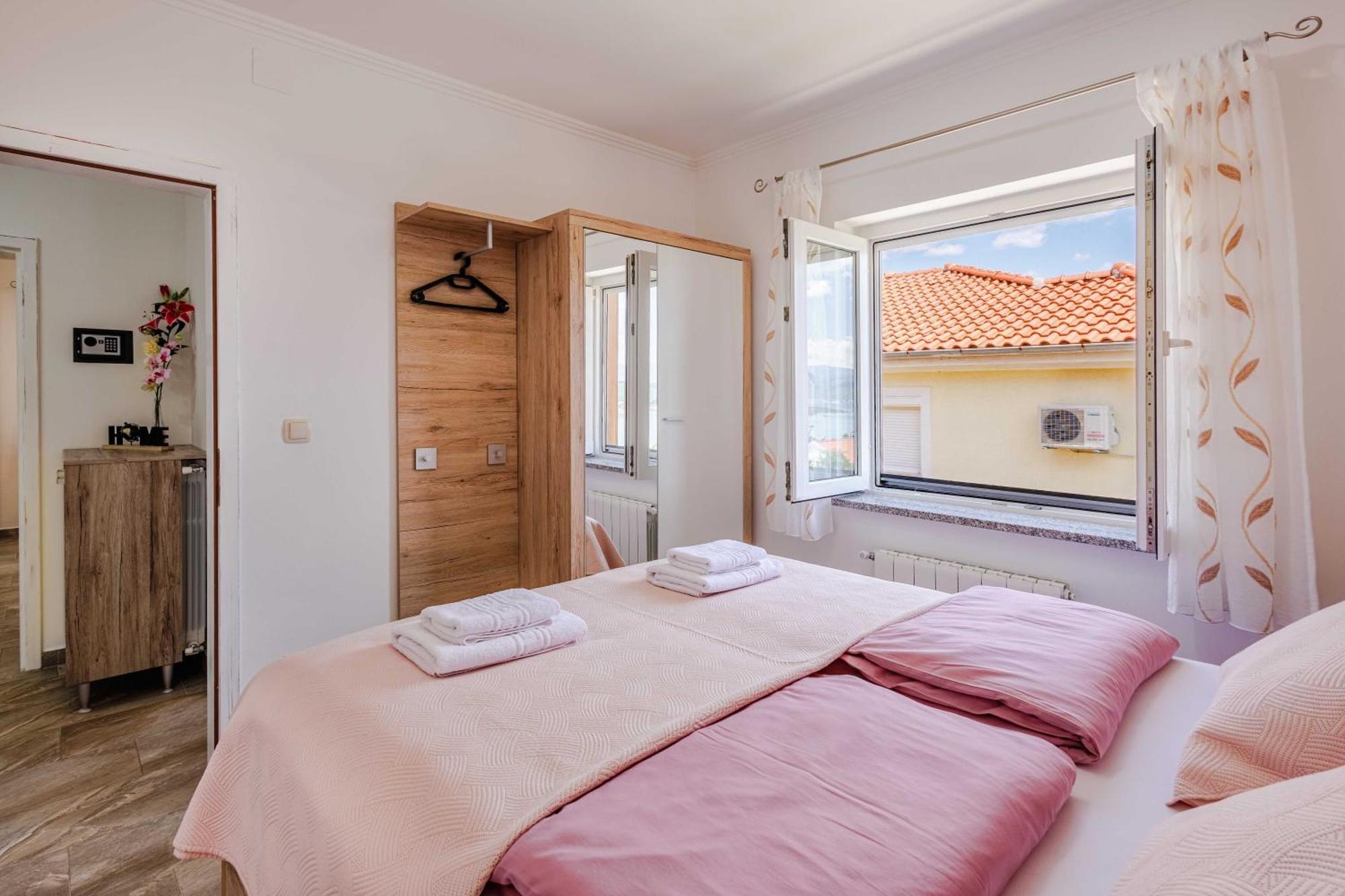 Apartments Rose Čižići Buitenkant foto