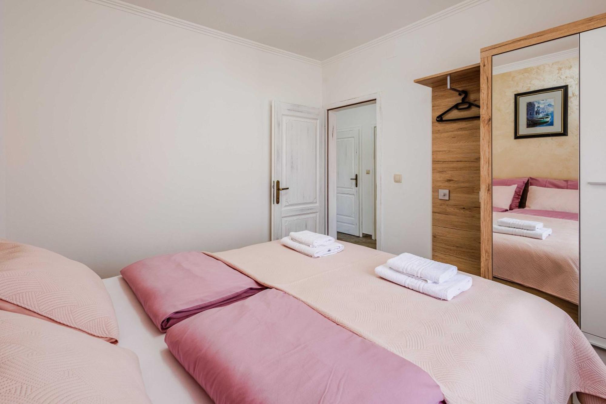 Apartments Rose Čižići Buitenkant foto